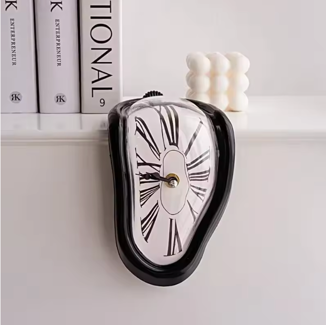 Horloge déformée